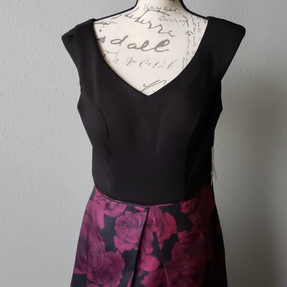 Women New formal long dress size 12